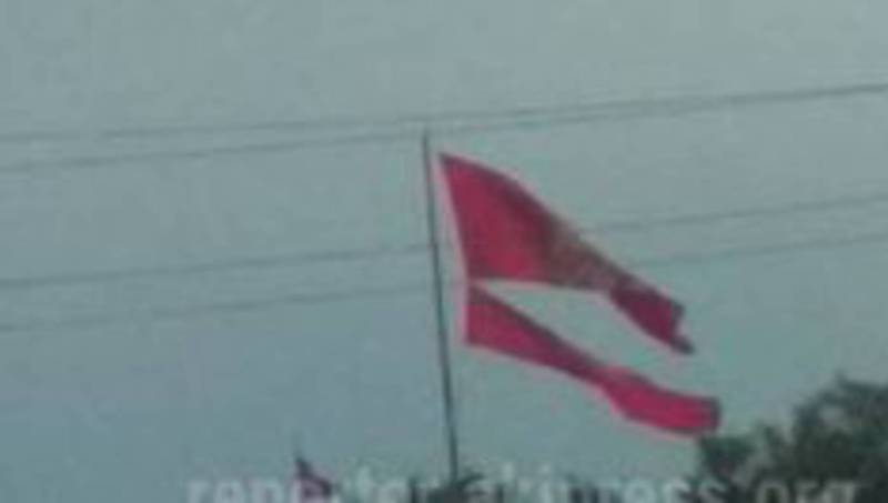 В городе Ош порванный флаг из-за ветра был заменен в течении часа, - мэрия Оша