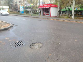 Читатель Денис просит исправить недочеты на улице Камской, отремонтированной менее года назад