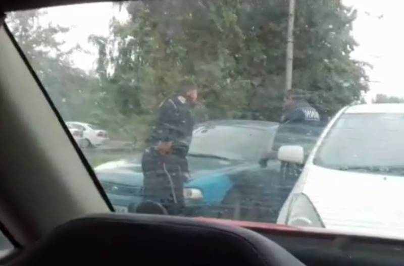 Очевидец снял на видео, как милиция пыталась задержать водителя «Ниссана»