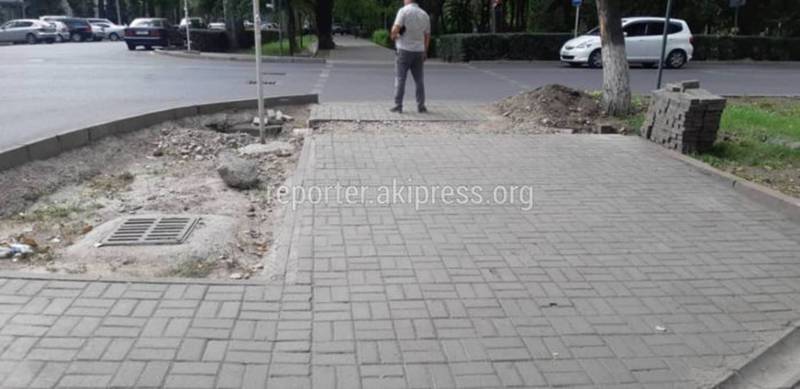 Тротуар на Тыныстанова - Фрунзе восстановлен сотрудниками муниципального предприятия, - мэрия