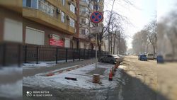 На парковке на Фрунзе-Абдымомунова запрещают стоянку, законно ли это?