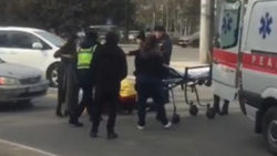 В Бишкеке возле парка Победы сбили пешехода. <b>Видео, фото</b>