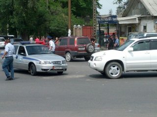 В Бишкеке произошло ДТП с участием машины ДПС <b>(фото)</b>