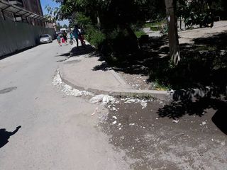 Мэрия Бишкека об участке в мкр Тунгуч, где из-за стройки засорялась территория: Стройкомпания провела саночистку