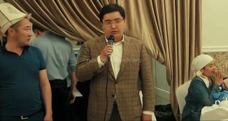 Видео — Курманбек Бакиев устроил в Москве ифтар для кыргызстанцев