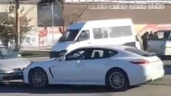 В Бишкеке столкнулись Porsche Panamera и «Форд Фокус». Видео