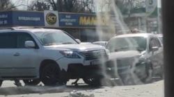 «Фит» из «Яндекс Go» столкнулся с Lexus LX 570. Фото и видео