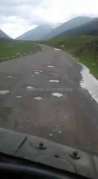 Дорога в Ак-Суйском районе в местности Тургон вся в ямах. Проведут ли когда-нибудь ремонт?