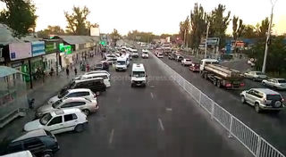 Водители маршруток сами создают пробки на Жибек Жолу—Курманжан Датки, - горожанин <i>(видео)</i>