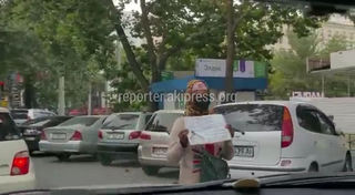 Бишкекчанин просит убрать попрошаек с проезжей части улиц города