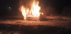 Пожар на Линейной—Усенбаева в новогоднюю ночь. Видео