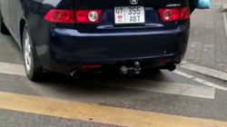 «Хонда» припаркована на зебре. Видео