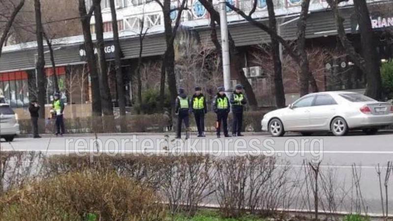 Патрульная милиция проведет расследование относительно 5 сотрудников в одном месте на Айтматова