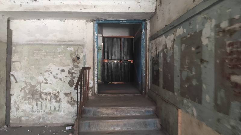 Бишкекчанка жалуется на состояние дома по ул.Кольбаева. Фото