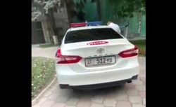 В Патрульной милиции пояснили, почему не накажут водителя машины ГУОБДД, припарковавшегося за Домом правительства