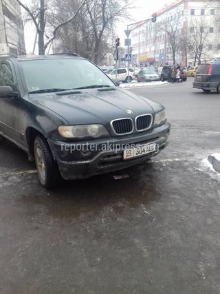 Московская-Шопокова парковка на пешеходном переходе госномер: 01KG304ACL