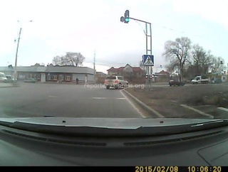 ДПС отвечает читателю о неправильно установленной секции светофора на Южная магистраль-Алма-Атинская