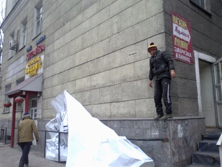Плакаты, портящие вид столицы, по ул.Абдрахманова демонтированы, - мэрия читателю <b><i> (фото) </i></b>