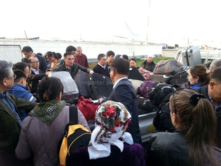 Сотрудники аэропорта «Манас» в Оше привезли багаж пассажиров на портере, и не удосужились спустить сумки на землю, - читатель <b><i> (фото) </i></b>