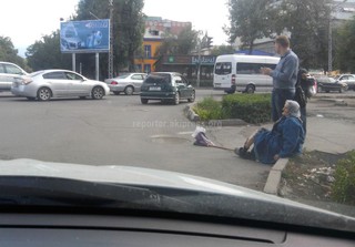 На перекрестке ул.Тоголок Молдо-Жибек Жолу водитель сбил бабушку и уехал, - читатель <b><i>(фото)</i></b>