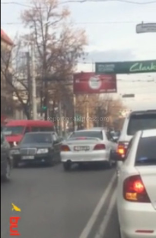 Автолюбитель создал аварийную ситуацию, выехав на встречную полосу по Байтик Баатыра, - читатель (видео)