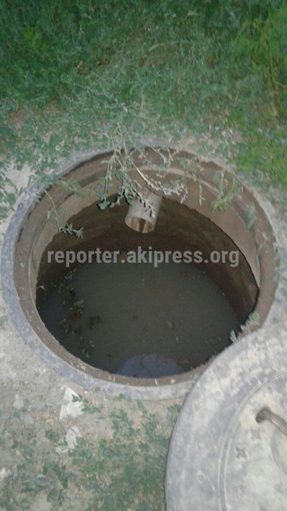 «Бишкекводоканал» предписал частному лицу устранить затор канализации в жилмассиве Кок-Жар