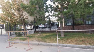 Законно ли огорожена парковка возле дома №113 на ул.Ибраимова в Бишкеке? - читатель (фото)