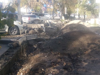 Когда завершится ремонт тротуара ул.Панфилова между улицами Токтогула и Киевская? - бишкекчанин (фото)