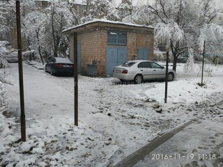 На устройство ограждения возле дома №35 в 5 мкр нет разрешительных документов, - «Бишкекглавархитектура»