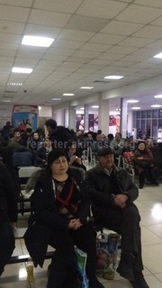 Пассажиры сообщают о задержанных рейсах Ош-Бишкек и Бишкек-Ош <i>(фото)</i>