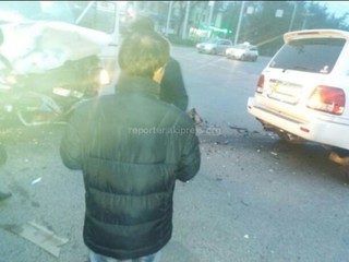 Пассажир маршрутки №215, у которого в результате аварии на Ахунбаева-Айтматова сломан нос, просит наказать виновных <i>(фото)</i>