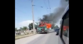 В Кара-Жыгаче сгорела кабина грузовика, пожар ликвидирован - МЧС