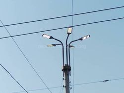 На перекрестке Байтик Баатыра и Ахунбаева постоянно горят уличные фонари, - бишкекчанин