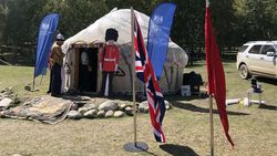 На Кырчыне из палатки семьи британского военного атташе украли ценные вещи
