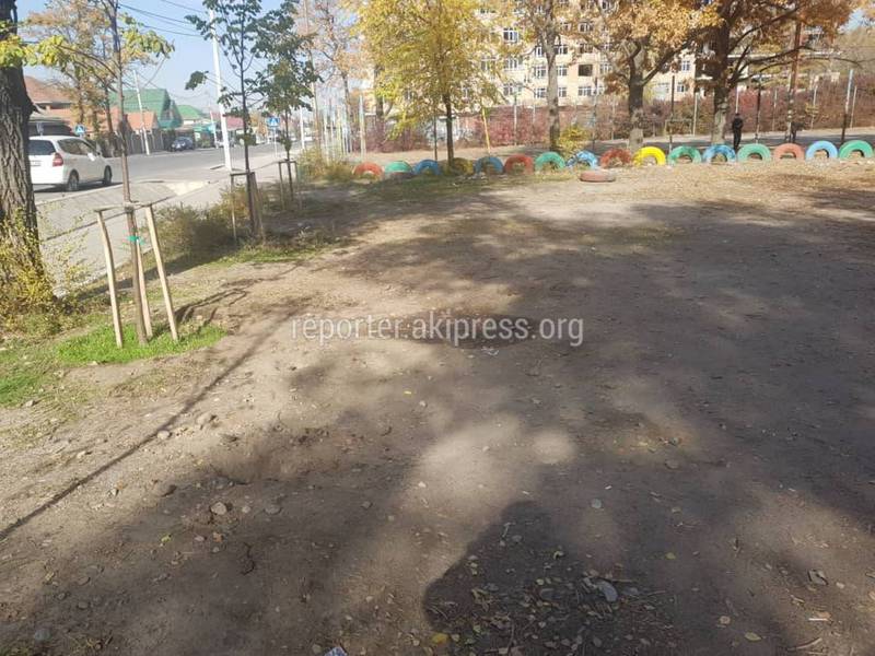 Напротив дома №59 по ул.Токтоналиева за ночь снесли детскую площадку. Законно ли?