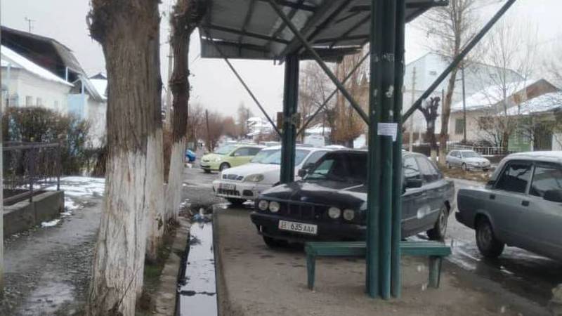 «Доска позора» в Оше. Нарушители правил парковки