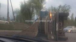 Фото — В Сокулуке перевернулся грузовик с песком