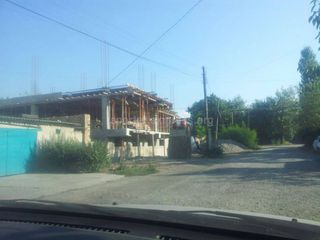 У владельца земельного участка по на Матыева-Баррикадного имеются разрешительные документы на выполнение строительно-монтажных работ многоэтажки, - УЗС Бишкека