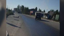 На ул. Анкара разлили солярку по всей ширине дороги (фото)