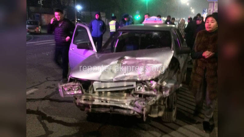 На Ден Сяопина столкнулись три автомашины. Фото