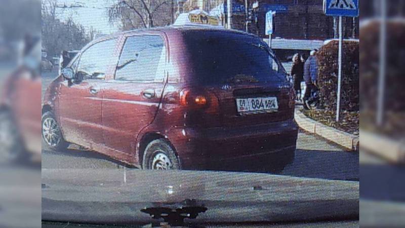В Бишкеке водитель «Дэу Матиз» нарушил сразу несколько ПДД, за ним числятся 5 штрафов на 9 тыс. сомов (видео)