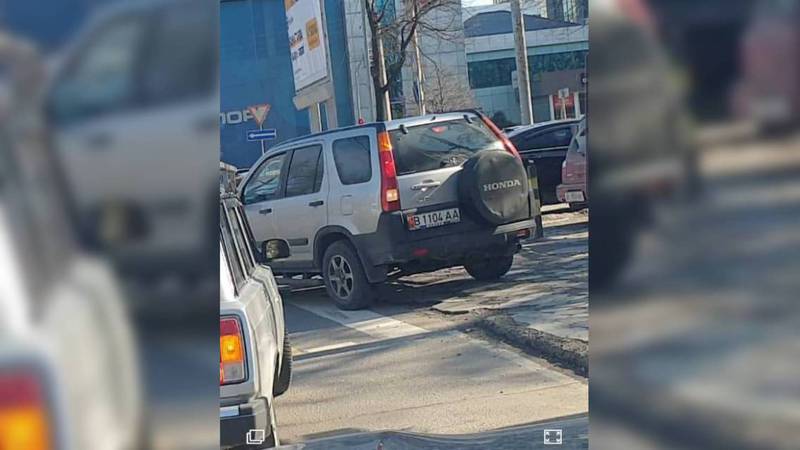 На Киевской-Ибраимова водители «ВАЗ» и «Хонды» нарушили ПДД. Видео