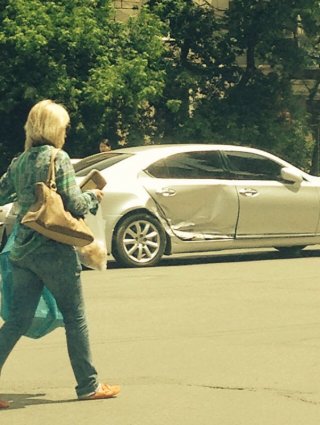 В Бишкеке столкнулись автомобили «Мерседес» и «Лексус» <b>(фото)</b>