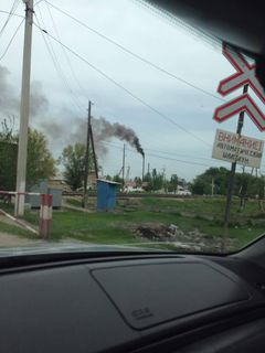 Кантское предприятие, выделяя дым из труб, загрязняет воздух, - местный житель