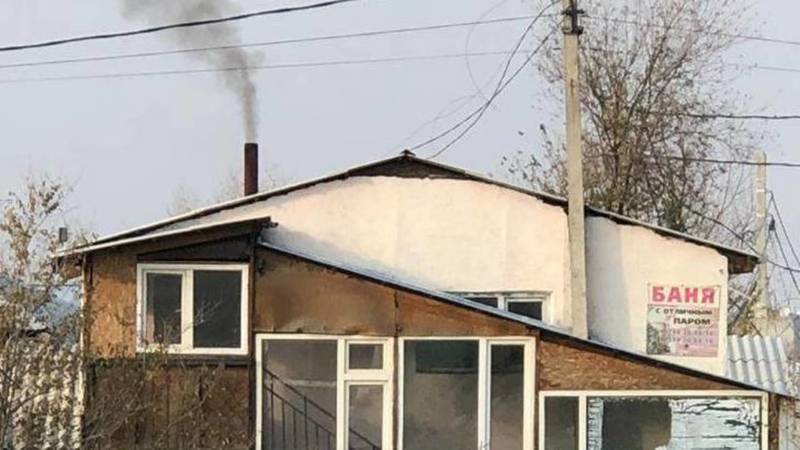 Баня на Льва Толстого загрязняет воздух. Видео очевидца