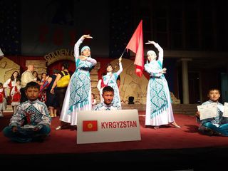 Видео — Массовое исполнение кыргызского кара-жорго в Албании