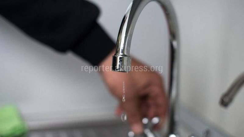 Жители жилмассива Кок-Жар жалуются на ежедневное отключение воды