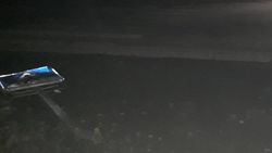 В Аламедине-1 дорожный знак лежит на земле. Фото