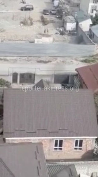 Бишкекчанин жалуется на черный дым частного сектора близ мкр Тунгуч (видео)
