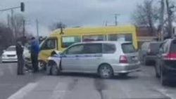 Еще одно видео с места столкновения машины МВД и буса